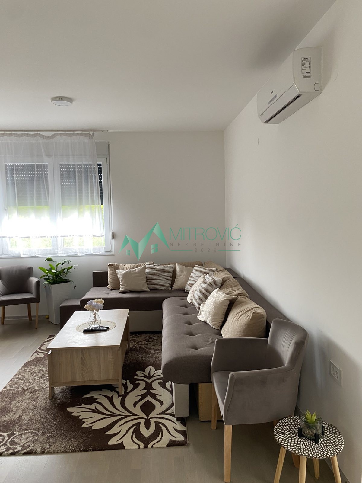 Stan Prodaja Petrovaradin  80 m2