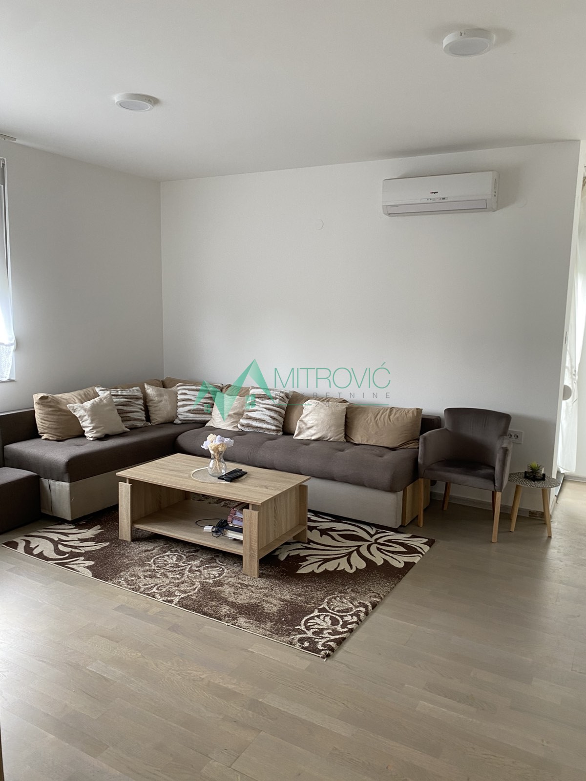 Stan Prodaja Petrovaradin  80 m2
