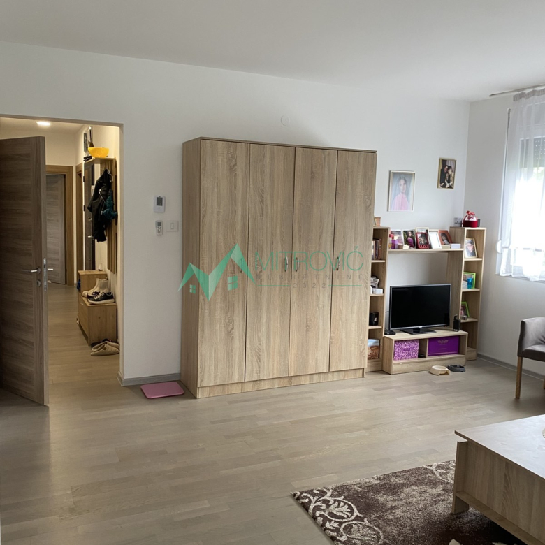 Stan Prodaja Petrovaradin  80 m2