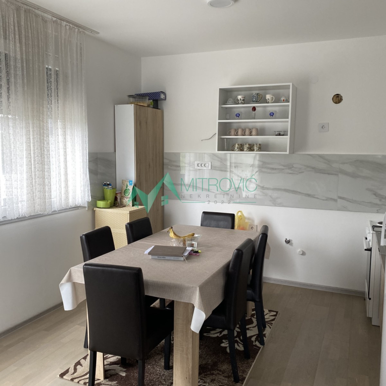 Stan Prodaja Petrovaradin  80 m2