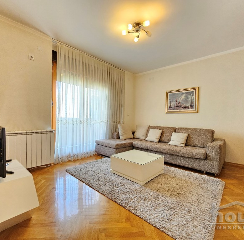 Stan Izdavanje Novi Sad  78 m2