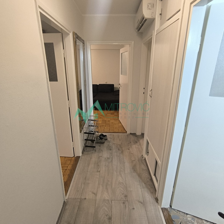 Stan Prodaja Novi Sad  48 m2