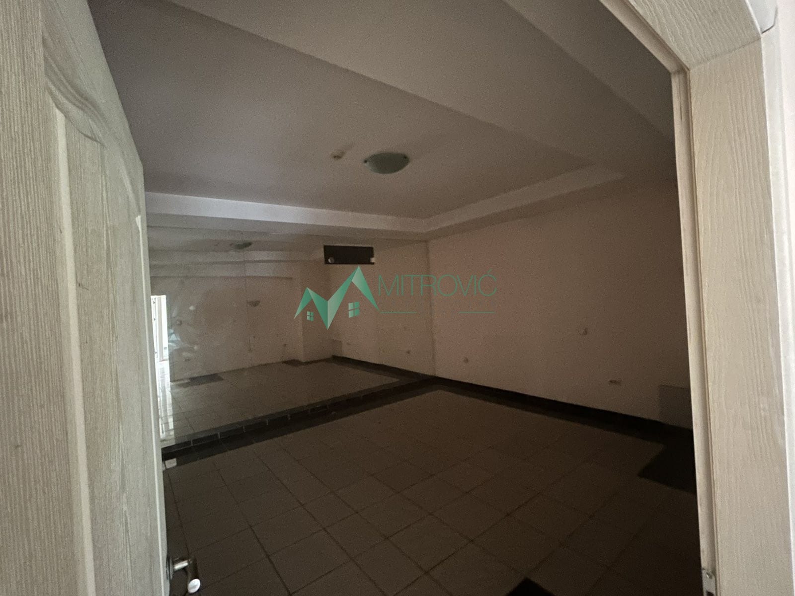 Lokal Prodaja Novi Sad  522 m2