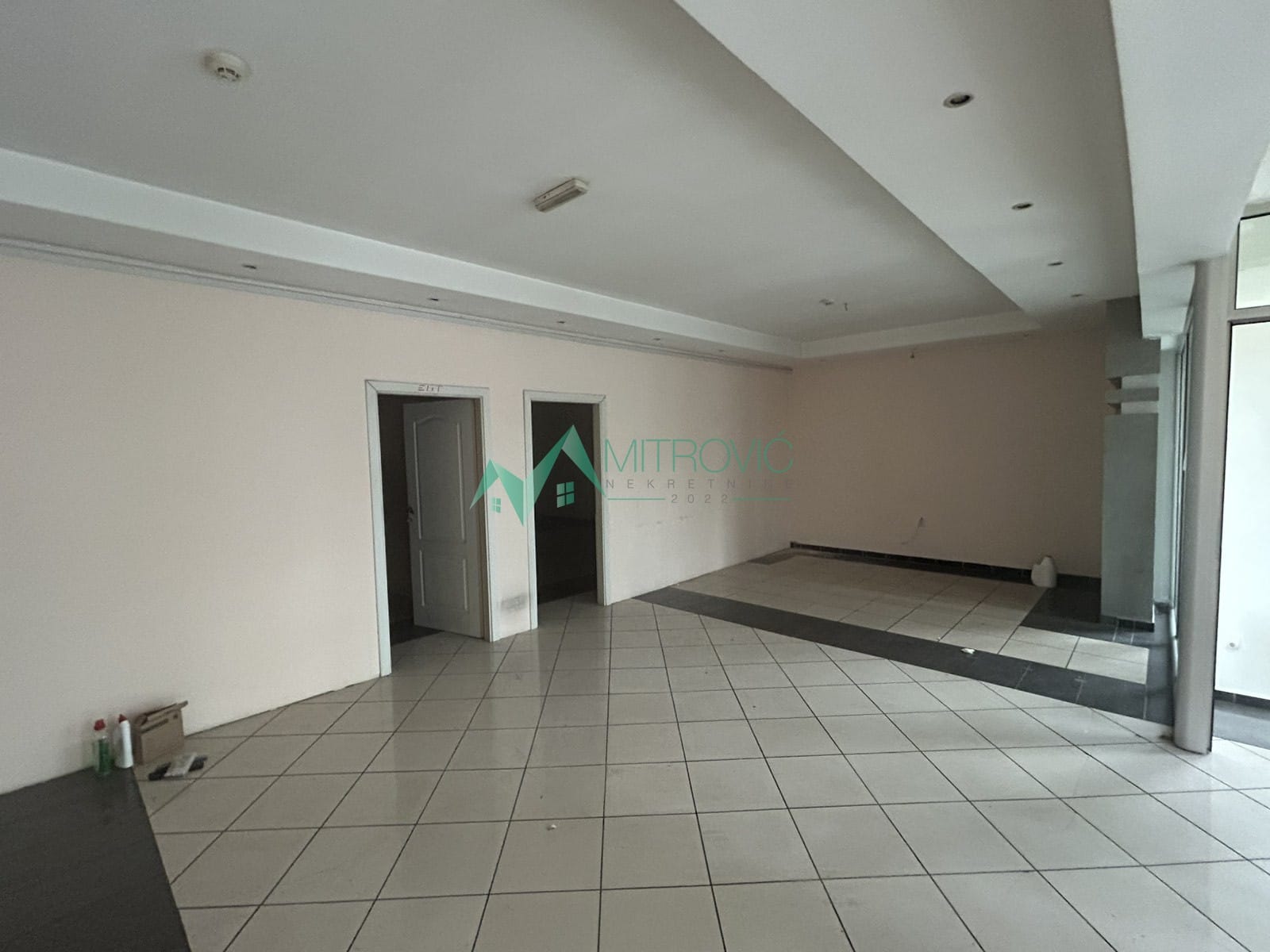 Lokal Prodaja Novi Sad  522 m2