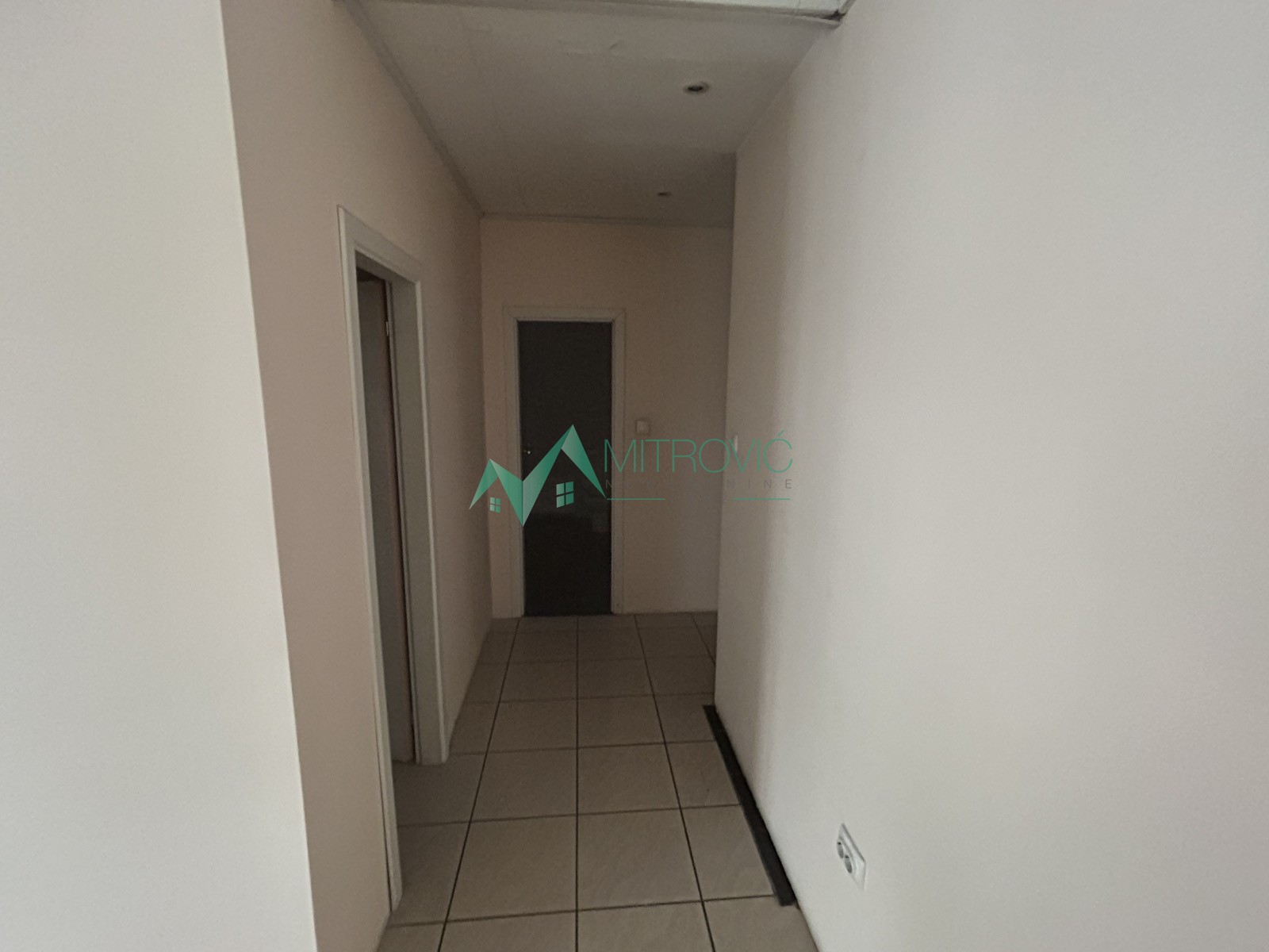 Lokal Prodaja Novi Sad  522 m2