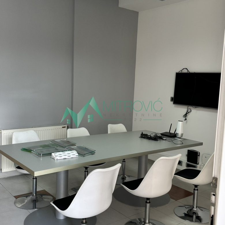Lokal Prodaja Novi Sad  282 m2