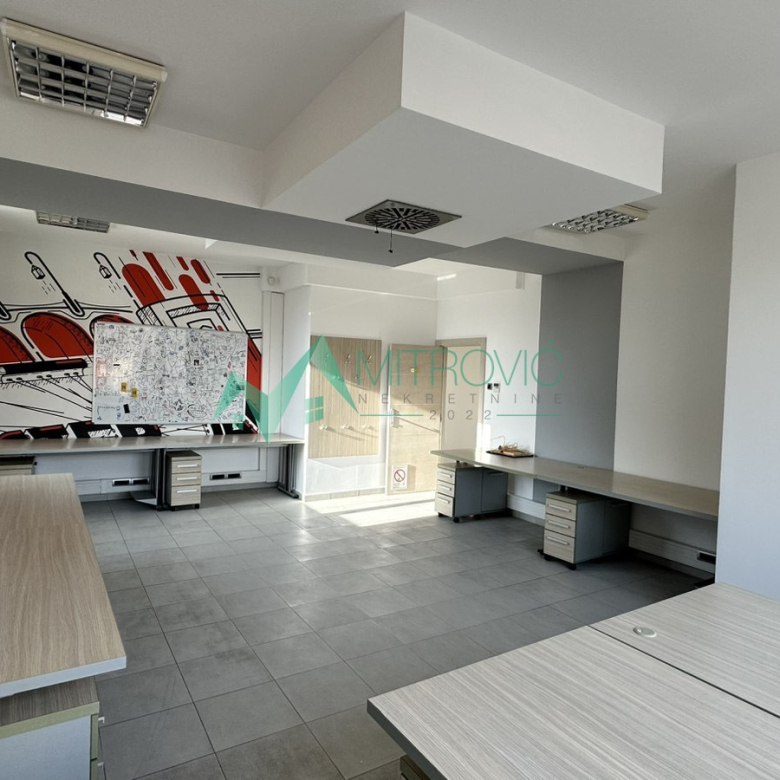 Lokal Prodaja Novi Sad  282 m2