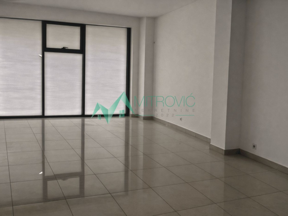 FENOMENALAN, VIŠENAMENSKI POSLOVNI PROSTOR U 2 NIVOA NA BULEVARU OSLOBOĐENJA-129M2