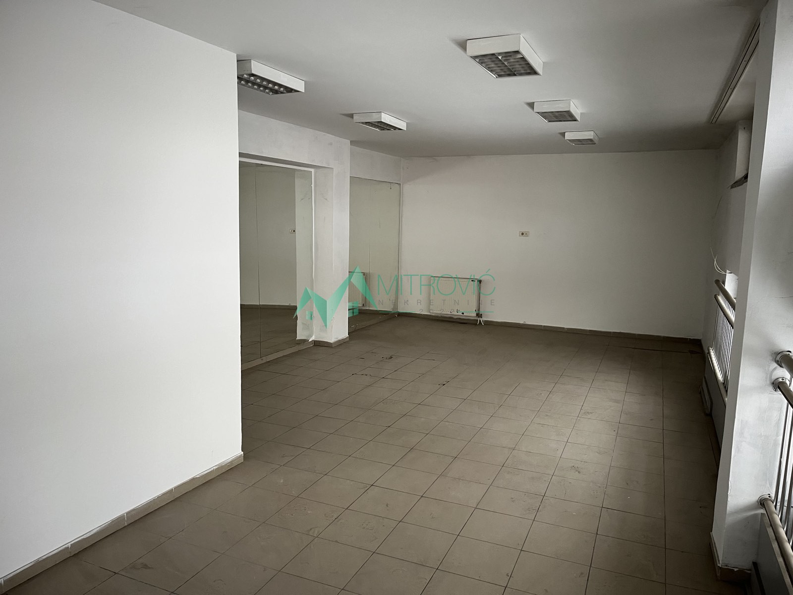 Lokal Prodaja Novi Sad  457 m2