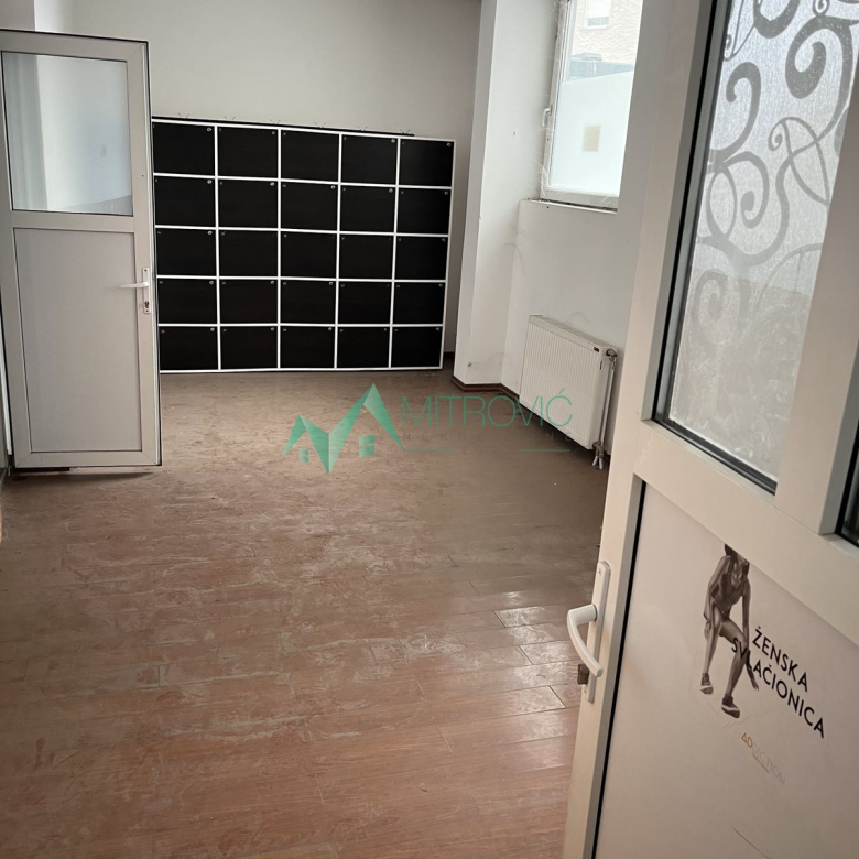 Lokal Prodaja Novi Sad  457 m2