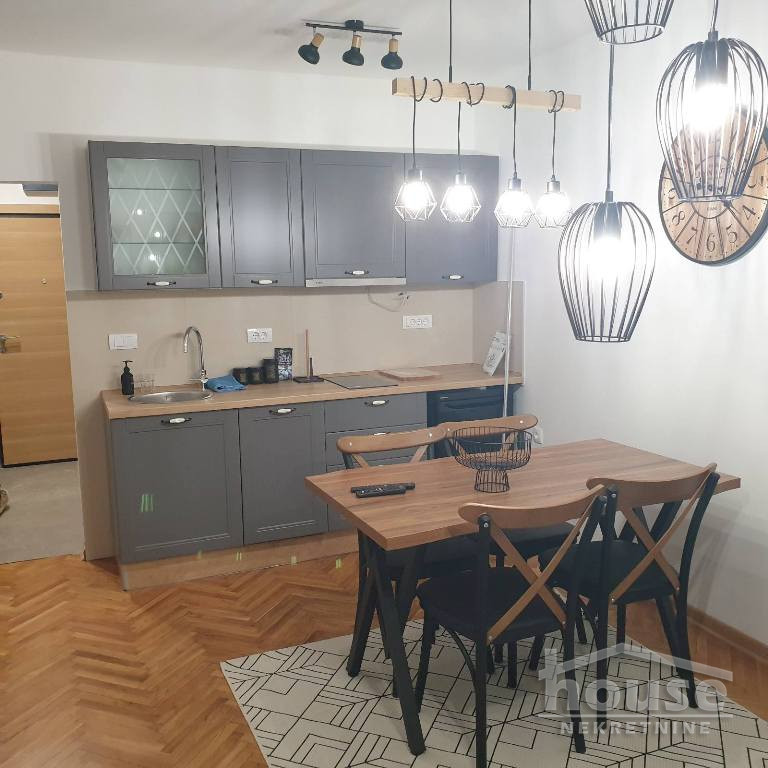 Stan Izdavanje Novi Sad  70 m2