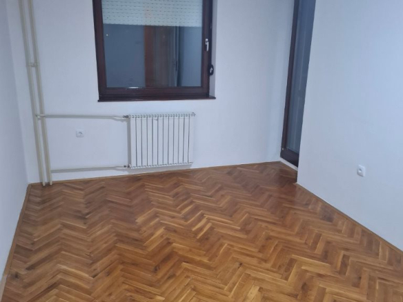 Stan Izdavanje Novi Sad  96 m2