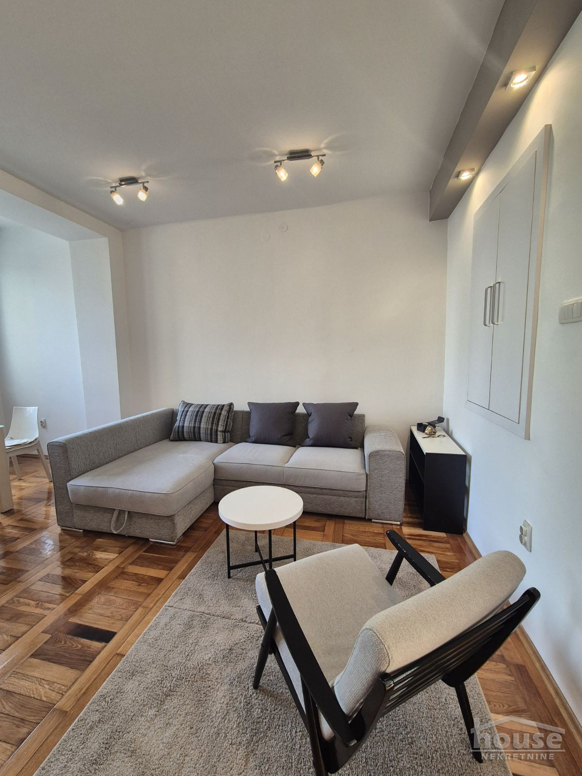 Stan Izdavanje Novi Sad  72 m2