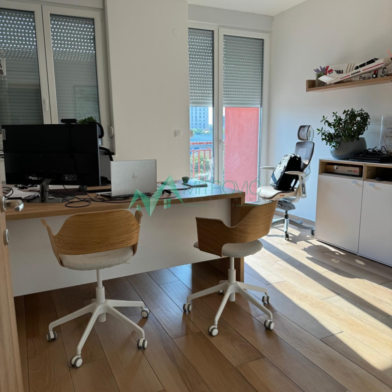 Lokal Prodaja Novi Sad  100 m2
