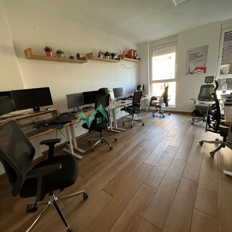 Lokal Prodaja Novi Sad  100 m2