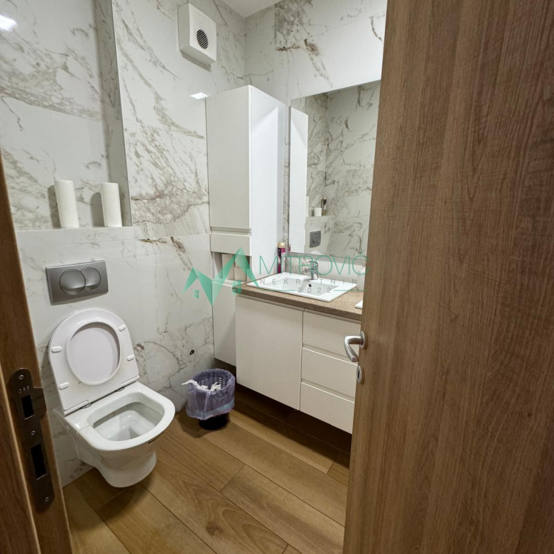 Lokal Prodaja Novi Sad  100 m2