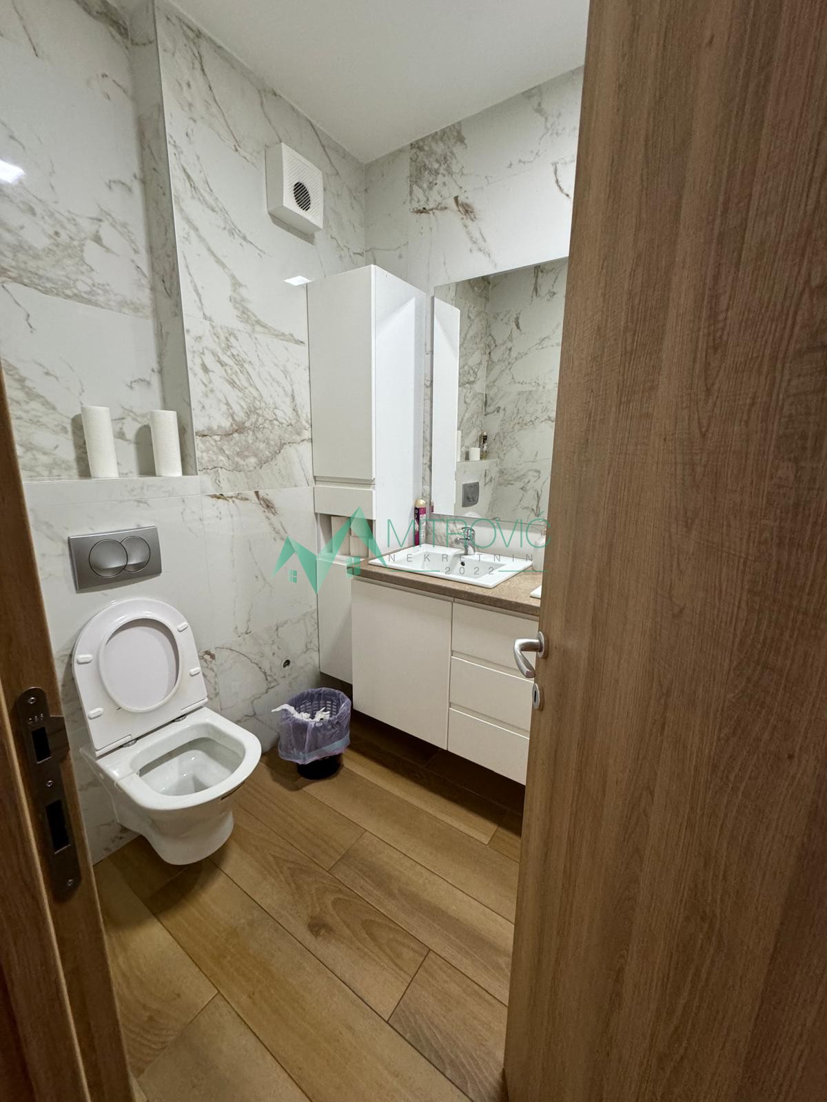 Lokal Prodaja Novi Sad  100 m2