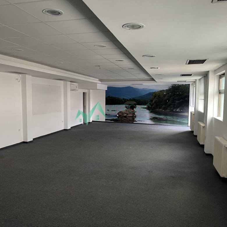 Lokal Prodaja Novi Sad  1050 m2