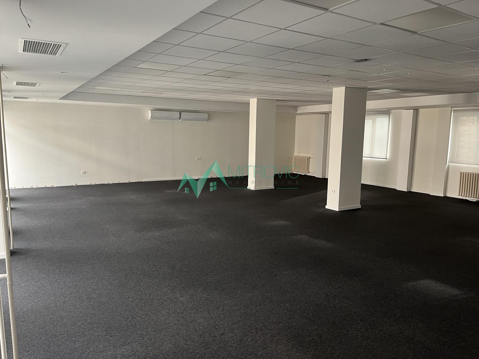 Lokal Prodaja Novi Sad  1050 m2