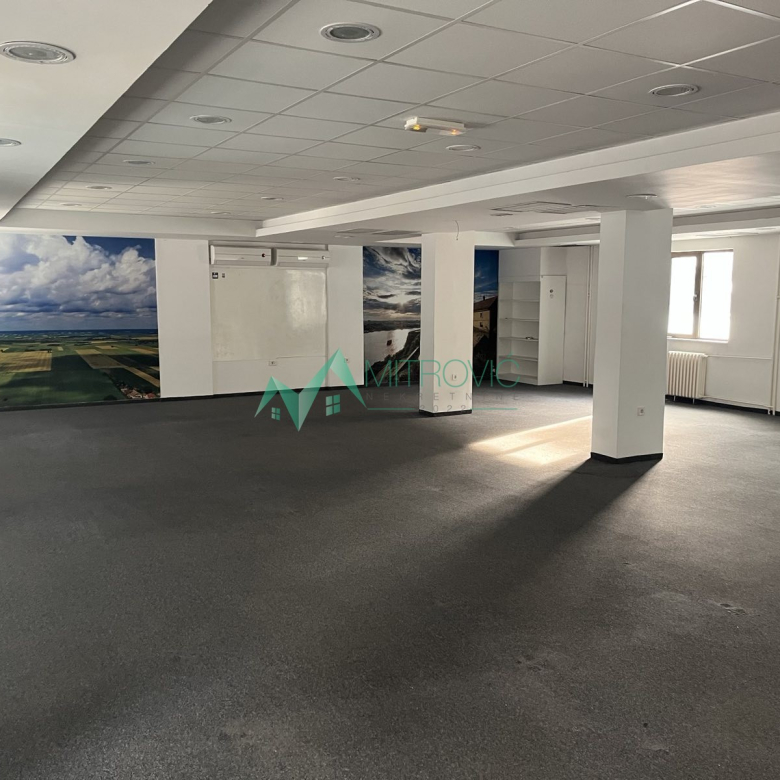Lokal Prodaja Novi Sad  1050 m2