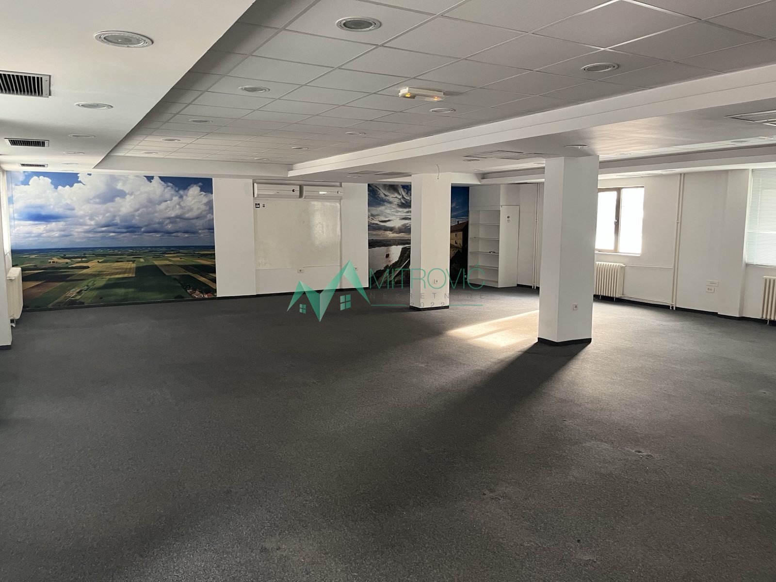 Lokal Prodaja Novi Sad  1050 m2