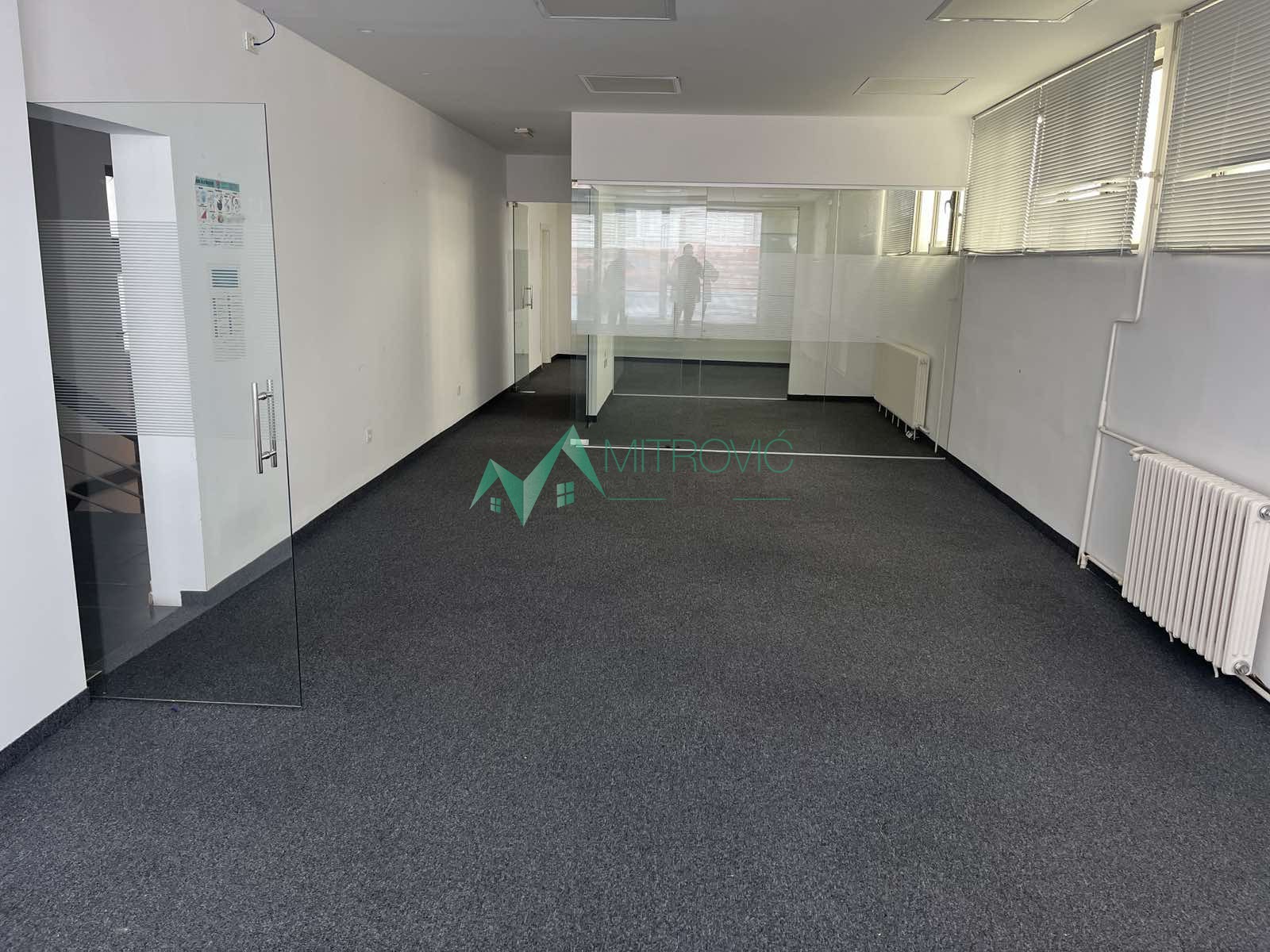 Lokal Prodaja Novi Sad  1050 m2
