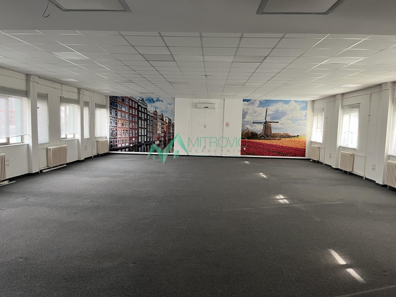 Lokal Prodaja Novi Sad  1050 m2