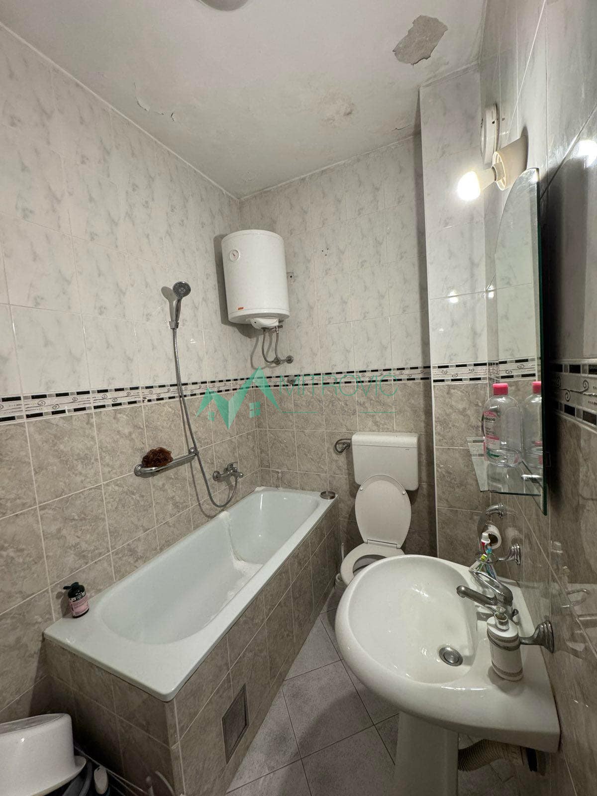 Stan Prodaja Novi Sad  27 m2