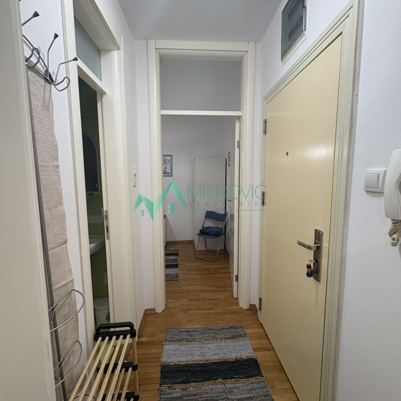Kompletno namešten stan u samom centru Novog Sada!