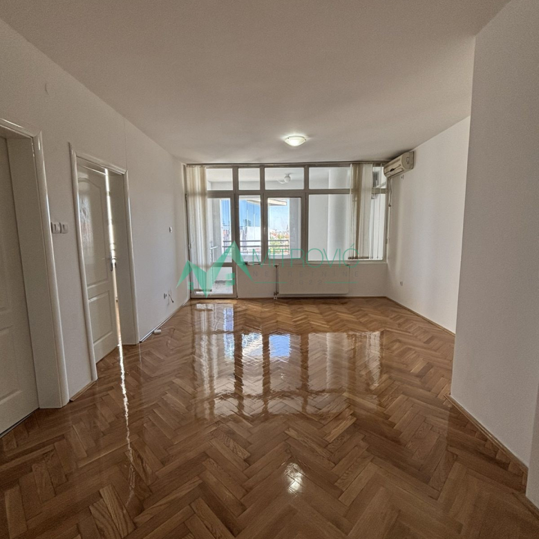 Stan Prodaja Novi Sad  50 m2