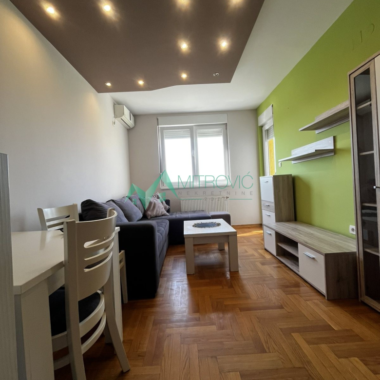 Stan Prodaja Novi Sad  43 m2