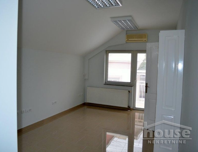 Lokal Izdavanje Novi Sad  110 m2