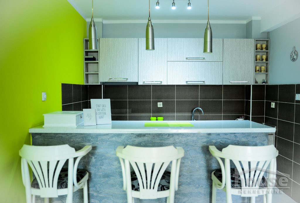 Stan Izdavanje Novi Sad  51 m2