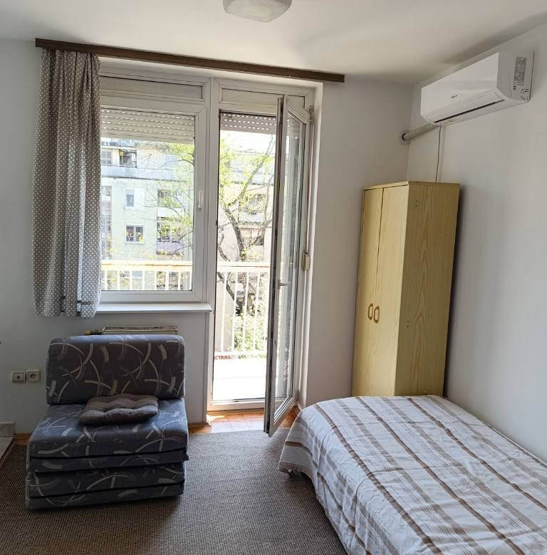Stan Izdavanje Novi Sad  24 m2