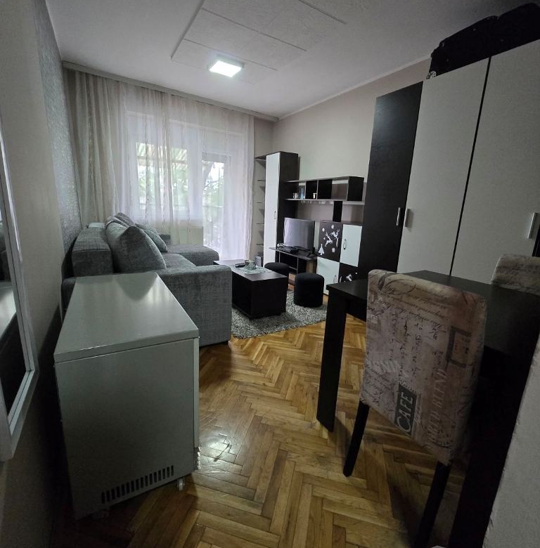 Stan Izdavanje Novi Sad  30 m2