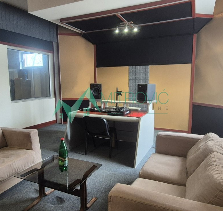 Lokal Prodaja Novi Sad  620 m2