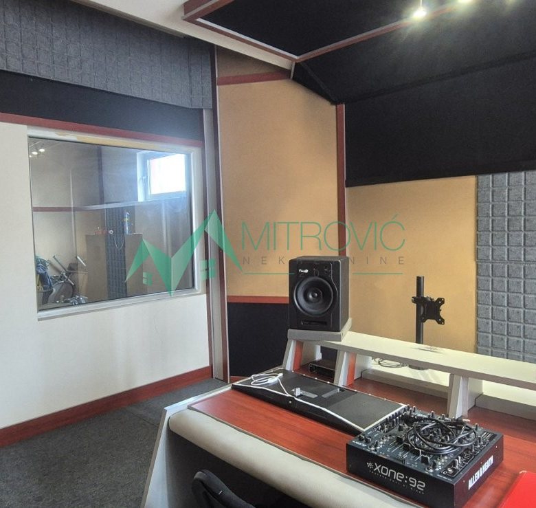 Lokal Prodaja Novi Sad  620 m2