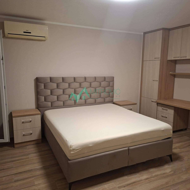 Stan Prodaja Novi Sad  66 m2