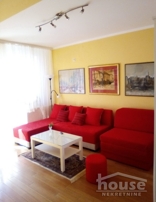 Stan Izdavanje Novi Sad  28 m2