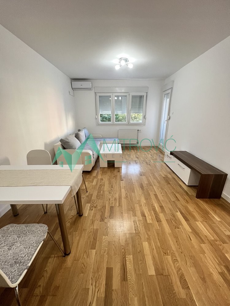 Stan Prodaja Novi Sad  42 m2
