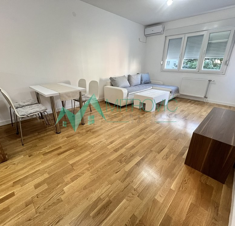 Stan Prodaja Novi Sad  42 m2