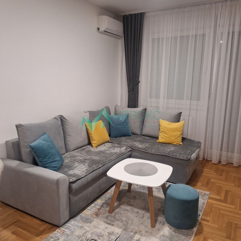 Stan Prodaja Novi Sad  40 m2