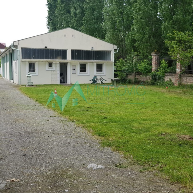 Lokal Prodaja Novi Sad  320 m2