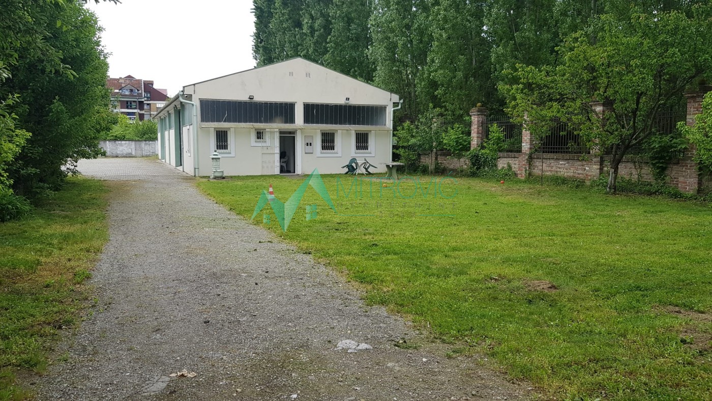 Lokal Prodaja Novi Sad  320 m2