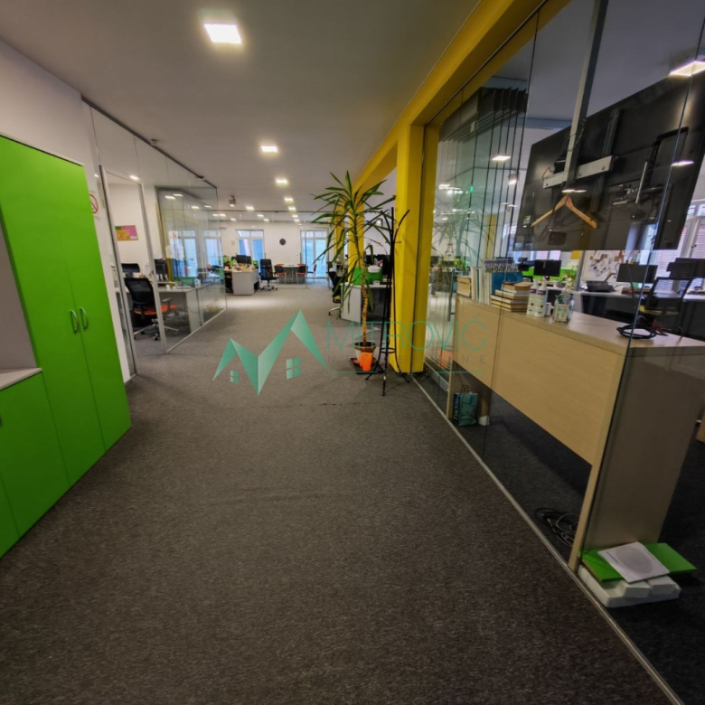 Lokal Prodaja Novi Sad  752 m2