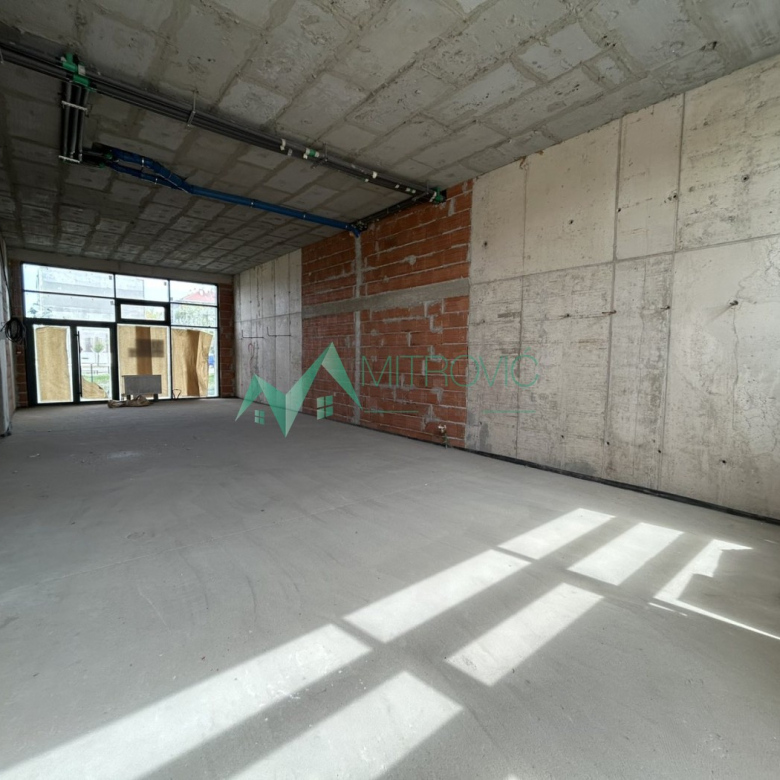 Lokal Prodaja Novi Sad  182 m2