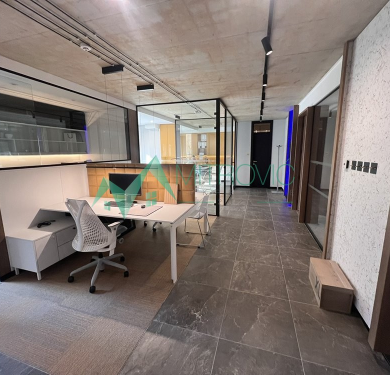 Lokal Prodaja Novi Sad  121 m2
