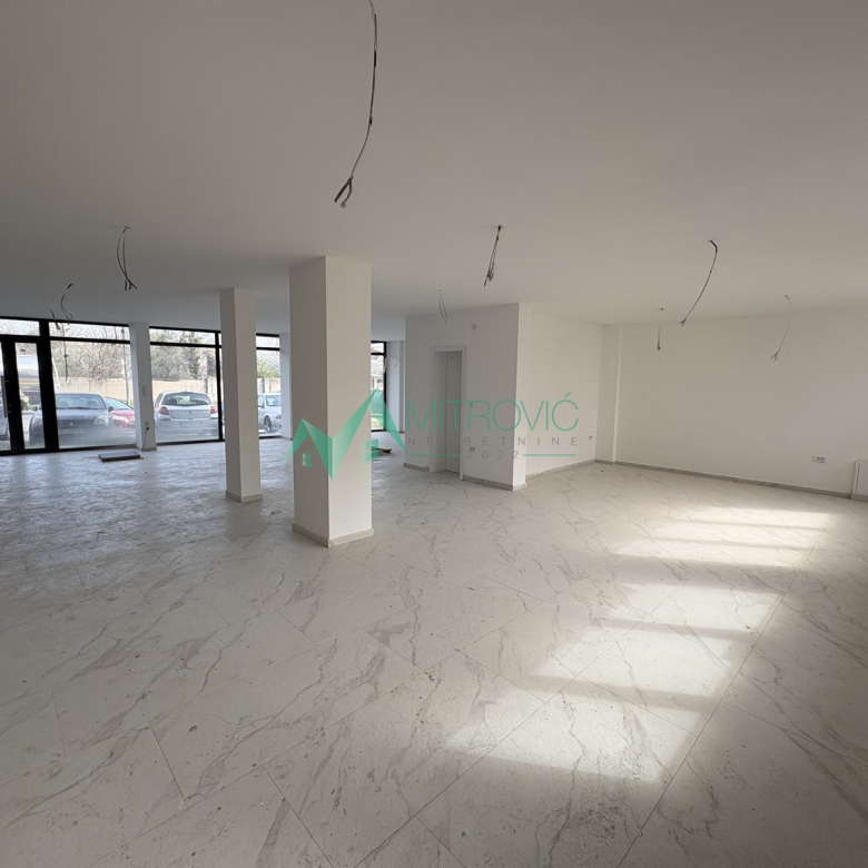 Lokal Prodaja Novi Sad  421 m2