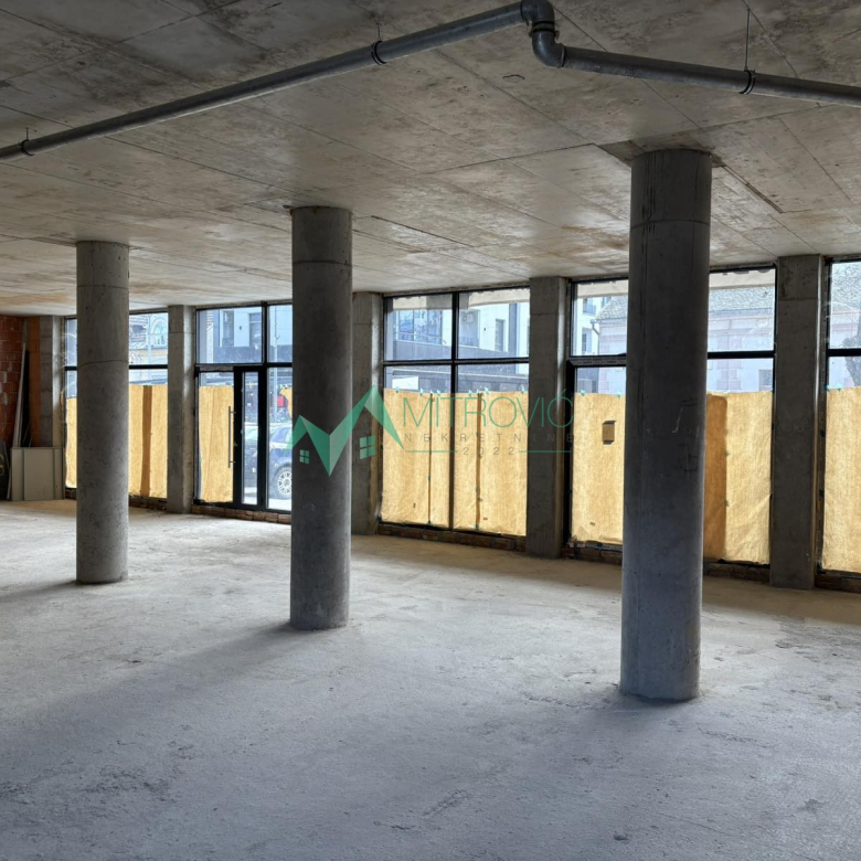 Lokal Prodaja Novi Sad  327 m2