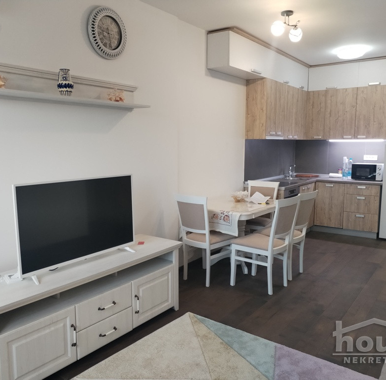 Stan Izdavanje Novi Sad  43 m2